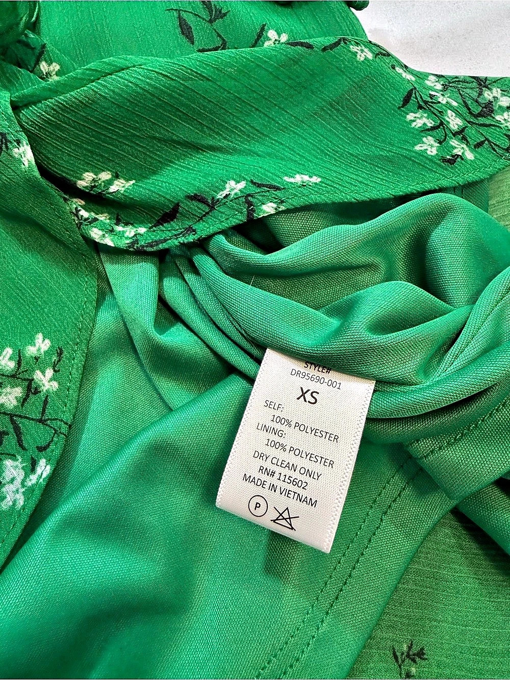 All in Favor Simone Floral Wrap Front Minidress Green & White XS Like New - Picture 4 of 9